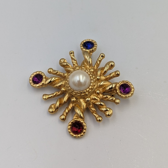 Vintage Gold Tone Starburst/Cross Faux Pearl Rhinestones Unsigned Brooch/Pin - Picture 8 of 13